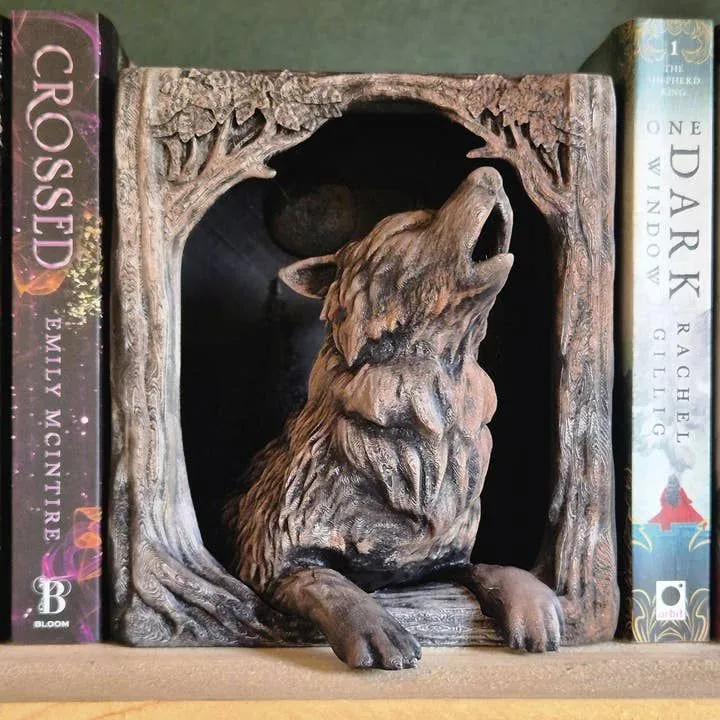 Howling Wolf Book Nook – Fantasy Woodland Bookshelf Insert