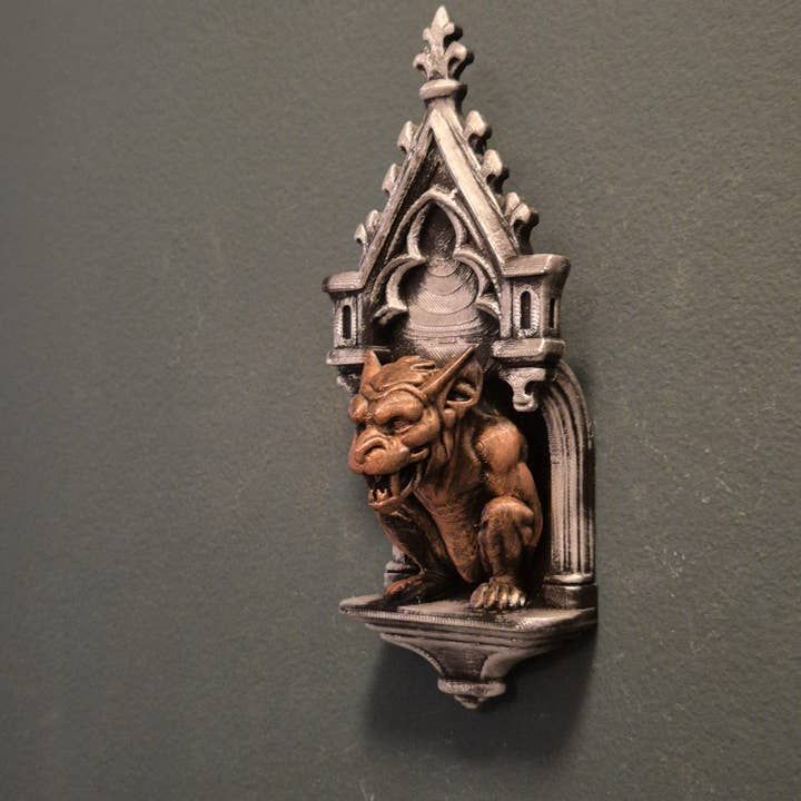 Gothic Gargoyle Wall Sculpture – Hand-Painted Medieval Fantasy Décor